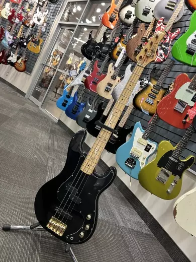 HOHNER PJ BASS BLK /W HARDCASE